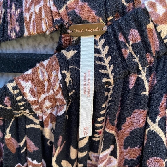 Free People Pretty & Free Black Floral Off the Shoulder Cutout Back Romper Sz XS - Picture 12 of 15